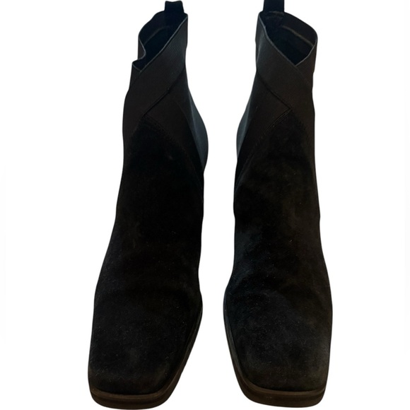 Stuart Weitzman Black Chelsea Suede Ankle Boots size 8 great cond minor scuffs - Picture 2 of 8